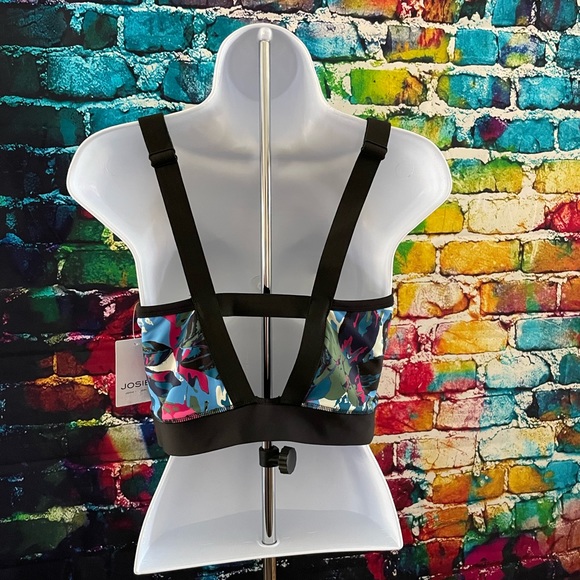 Josie Natori - Picture 3 of 4